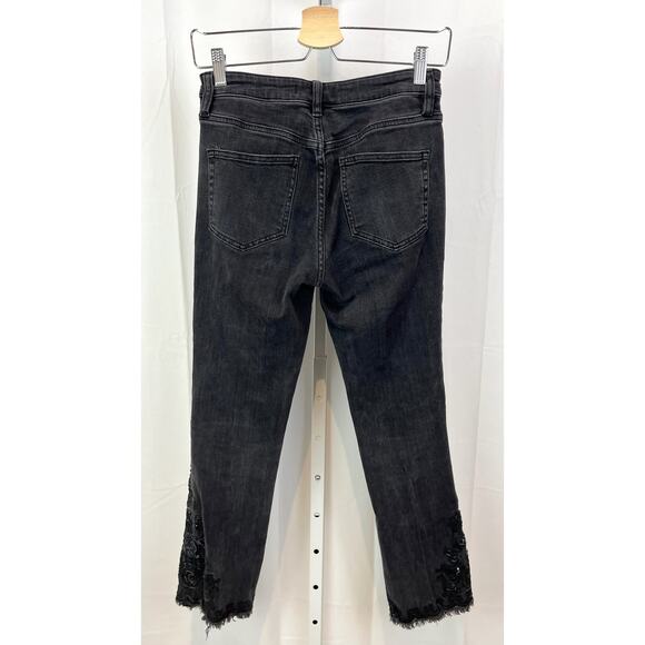 FREE PEOPLE Size 26 Embroidered Eyelet Ankle Crop Jeans Frayed Raw Hem Gray - Picture 3 of 7